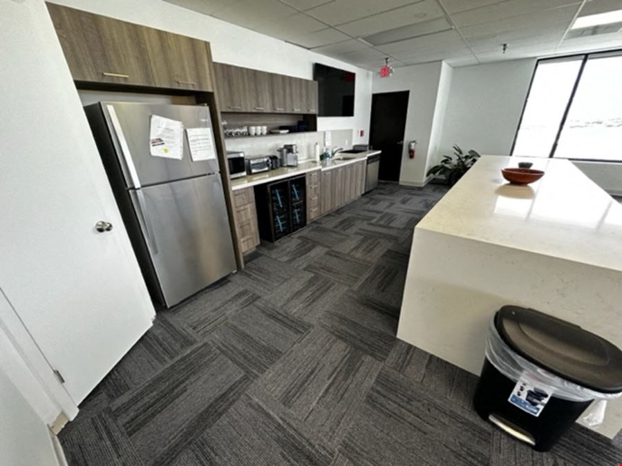 5141 SF Suite 600 Professional Office Space