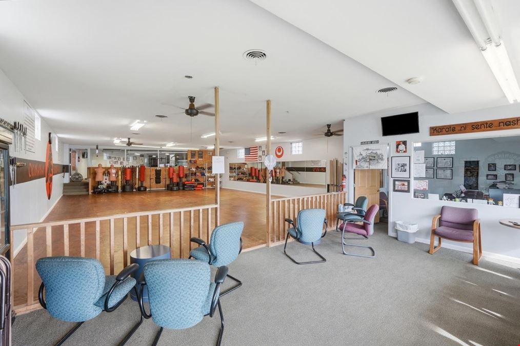 Two-Building Retail / Owner-User Opportunity - Hamilton Ave