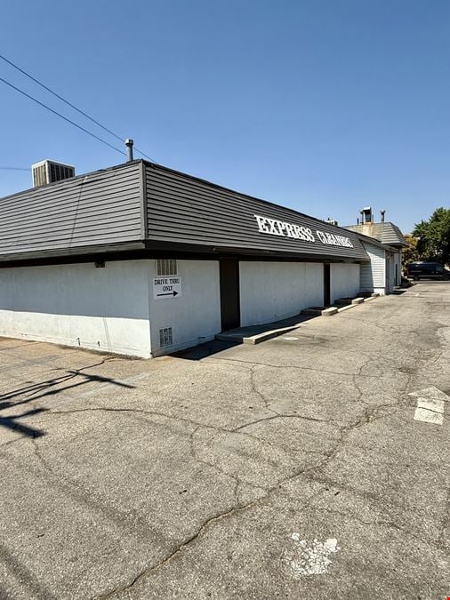 2324 S Redwood Rd