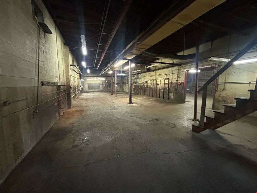 Freestanding or Multi-Tenant Warehouse