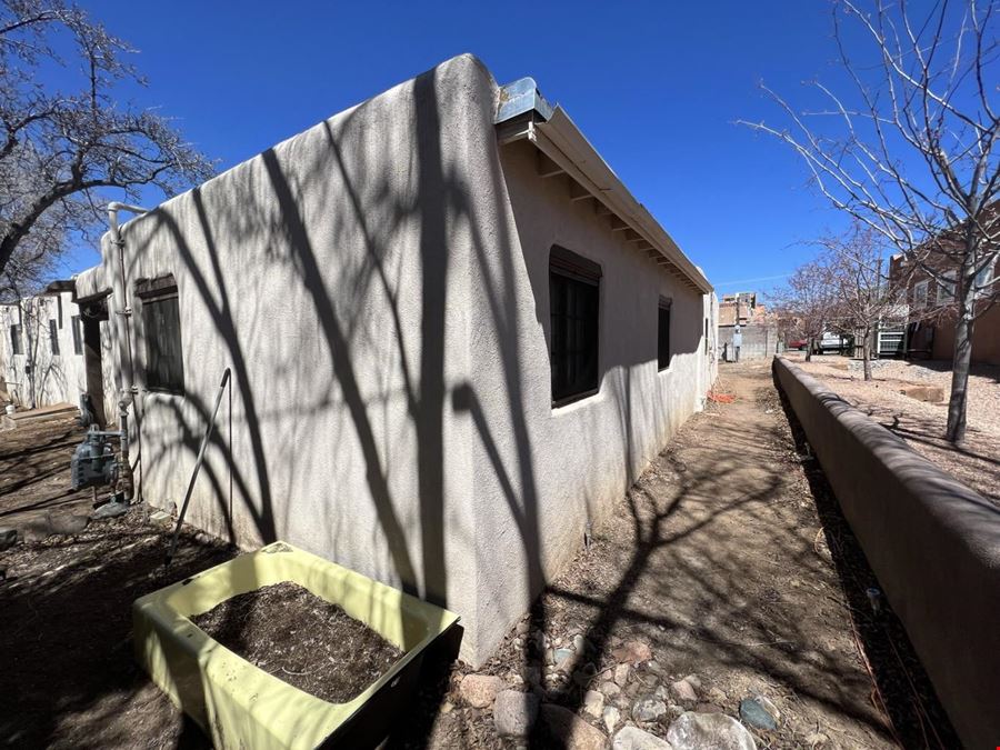 1425 Paseo De Peralta