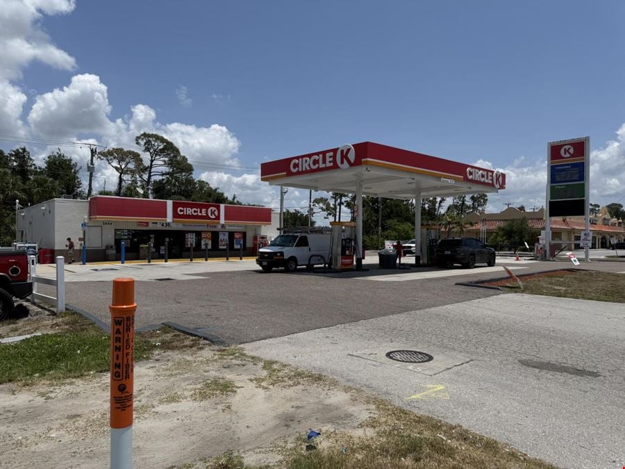 2646 Tamiami Trl