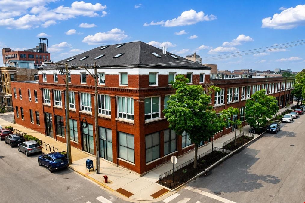 Loft Space Available with On-Site Parking in Fulton Market