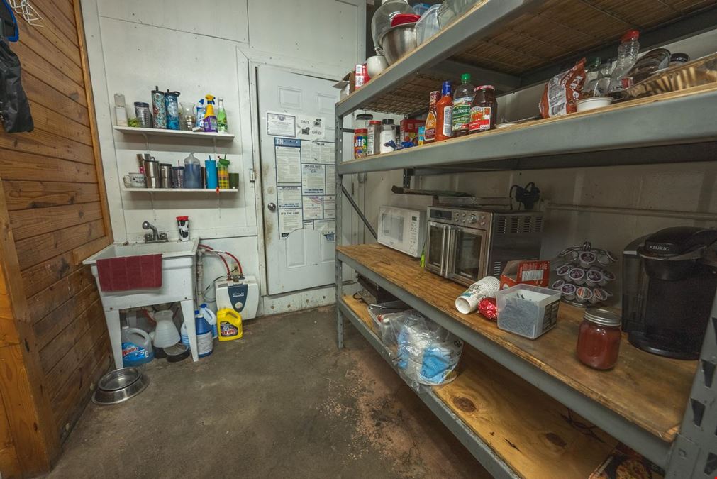 Barnett's Guns & Indoor Range
