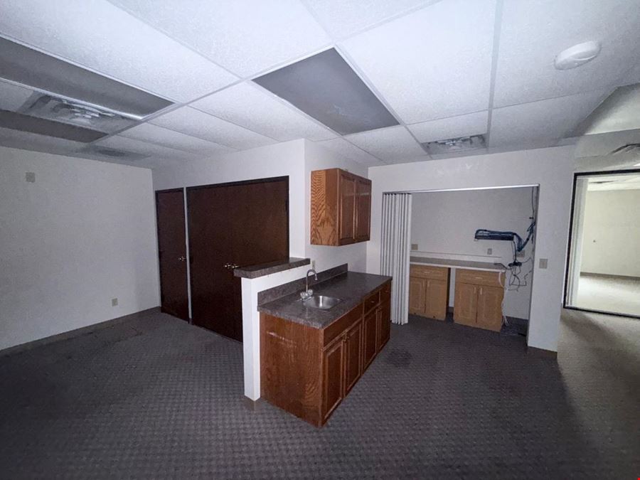 2117 Yellowood - Office/Warehouse