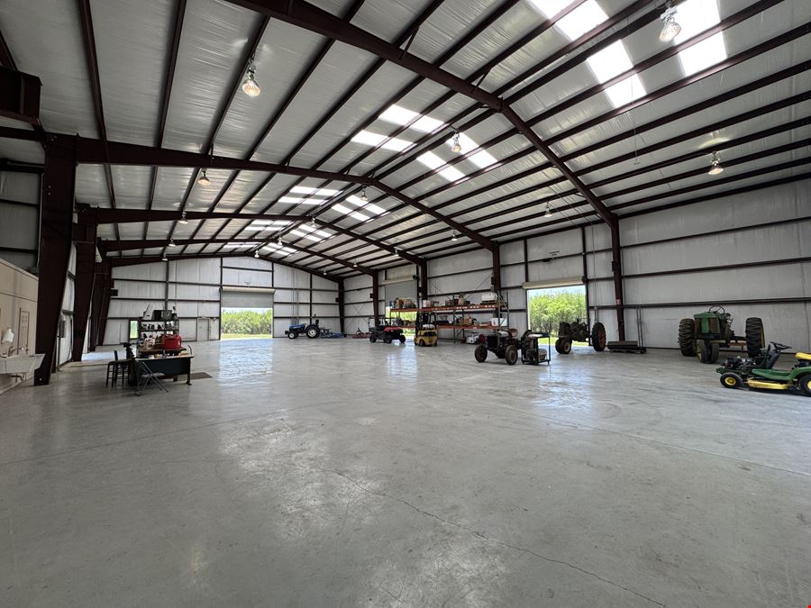 Crane-Ready Warehouse & Office Space on 19.25 Acres