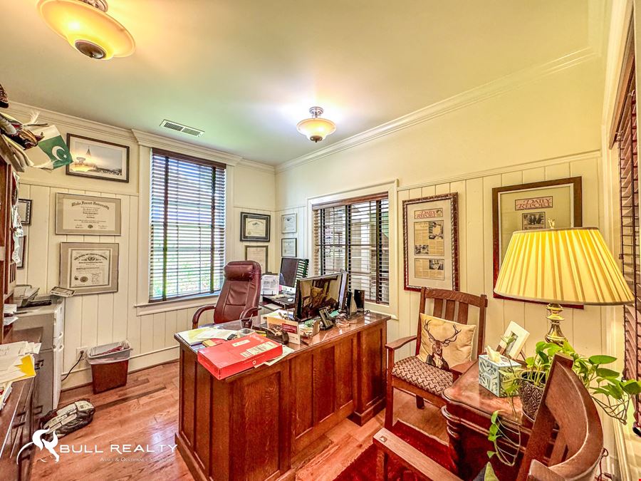 ±2,086 SF Office Suite