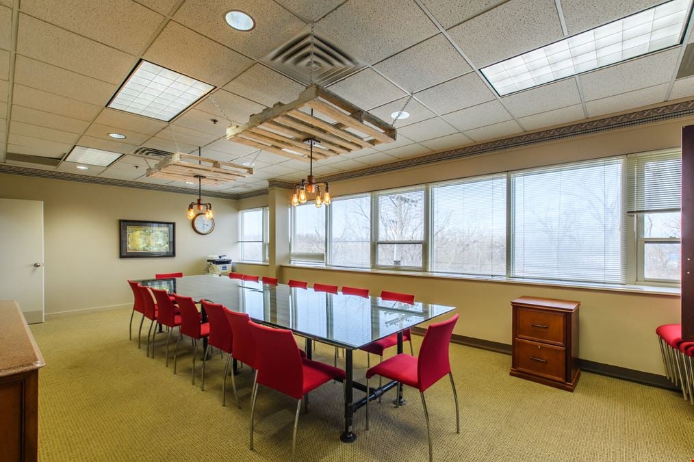 11005 E Cir