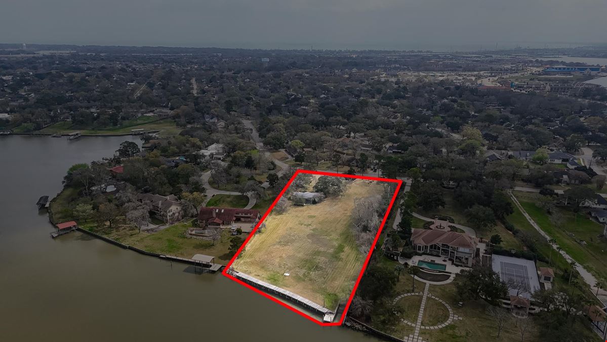 205 Lakeshore Dr, Seabrook, TX 77586