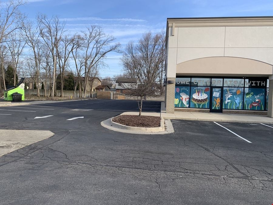 78 W Maple Rd