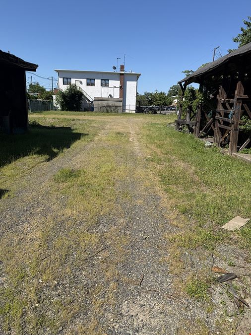 Lumber Yard & Commercial Building For Sale