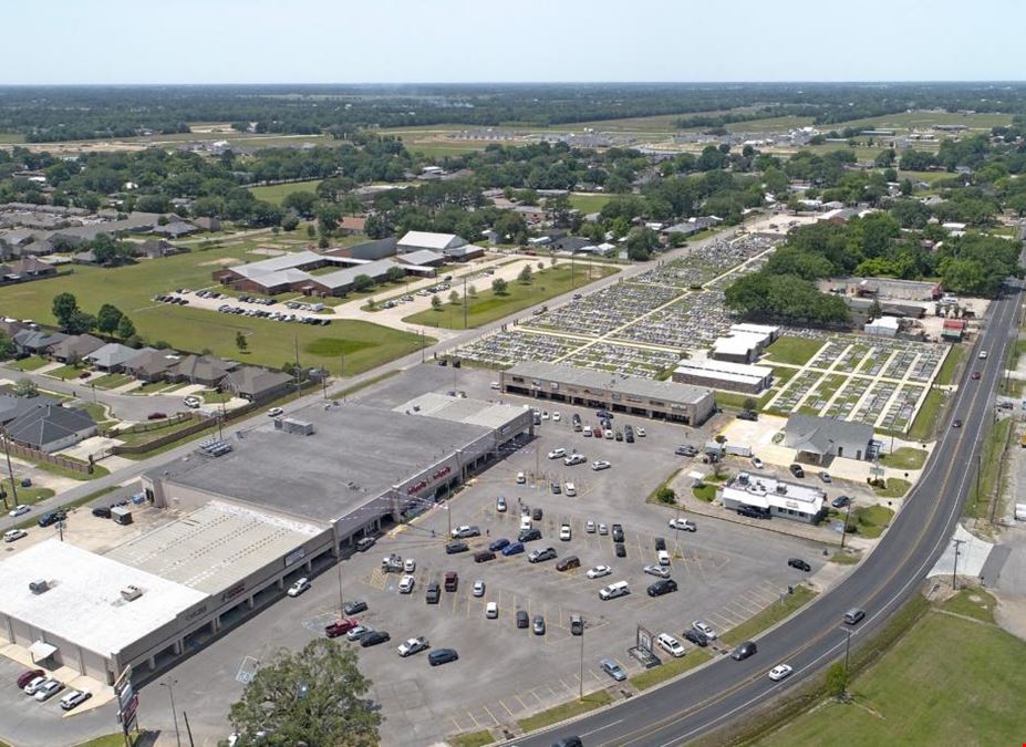 Scott Oaks Plaza