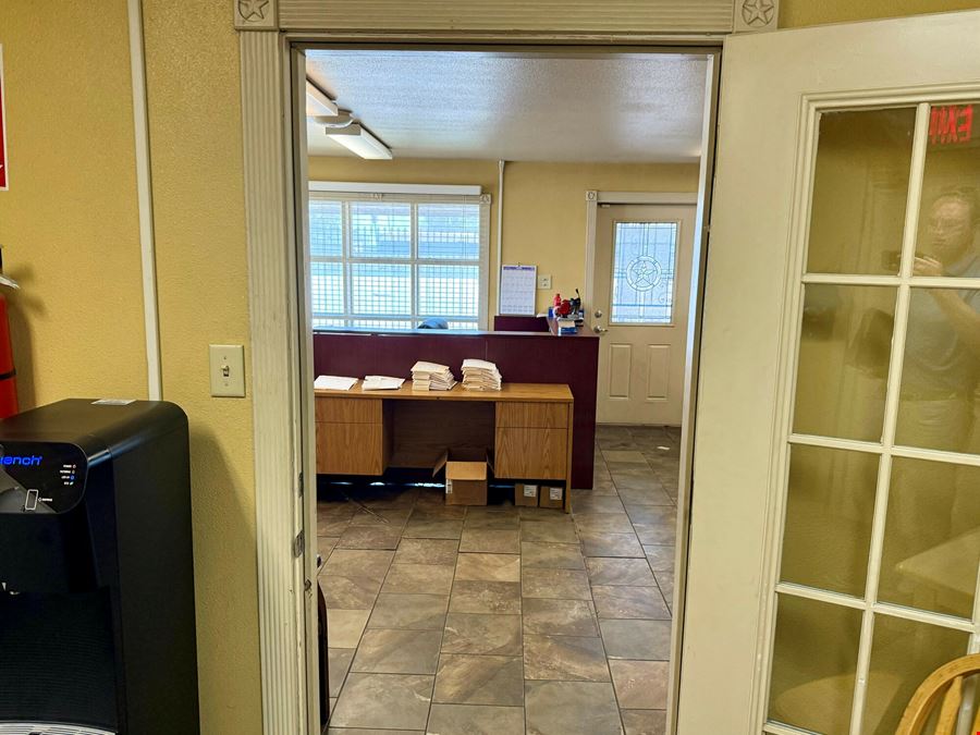 ±15,187 SF Fabrication Office/Warehouse with Fenced Storage