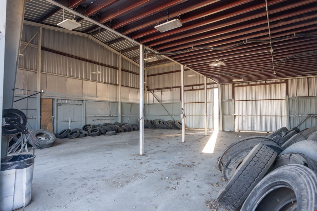 7765 FM 482 - Warehouse