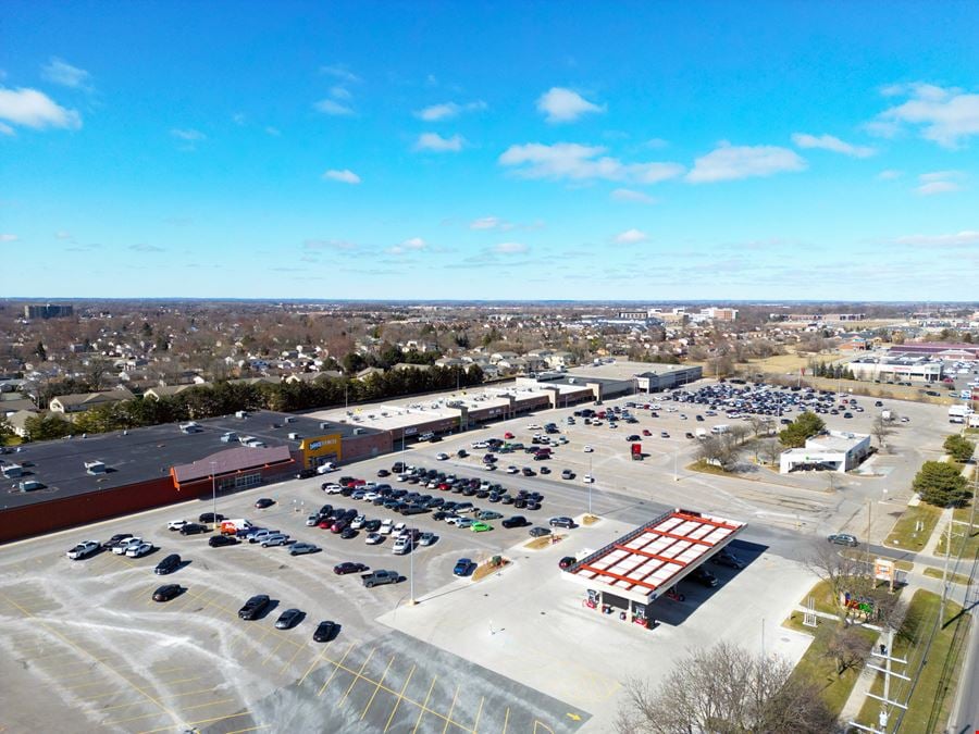 Macomb Garfield Plaza