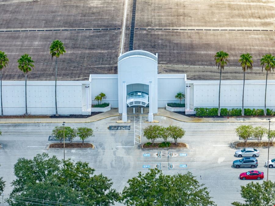 Big Box Retail Space at Lakeland Square Mall