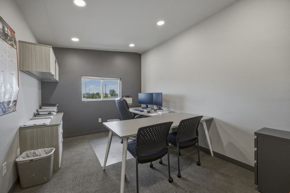 2213 Henderson Loop