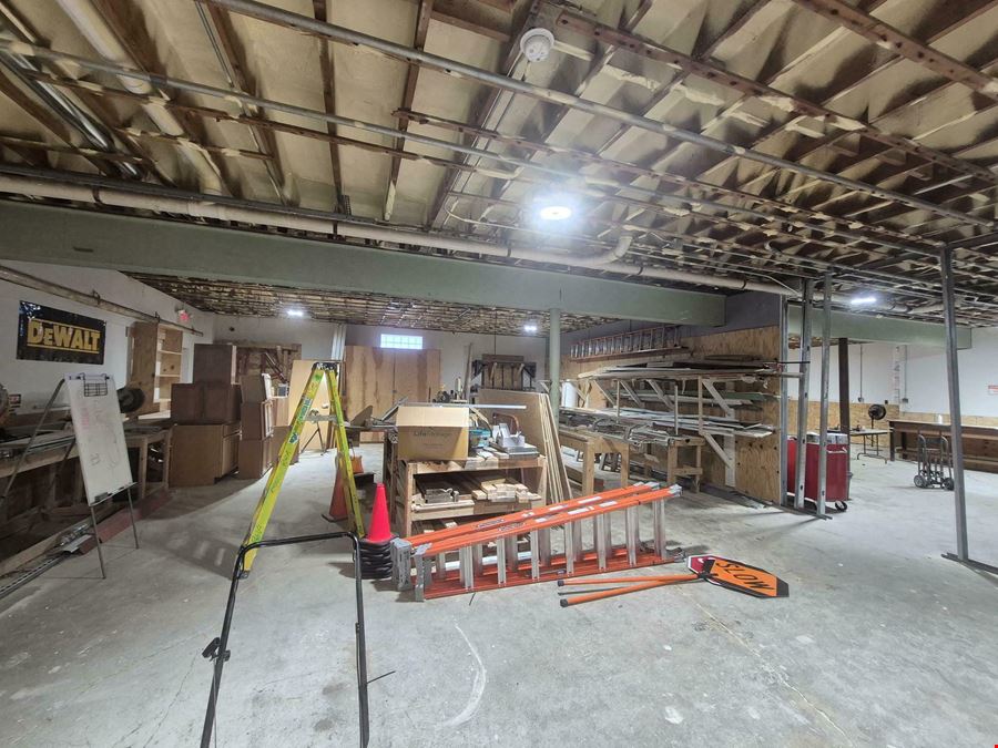 2363 Broadway St - 7,400+/- SF Multipurpose Commercial Building