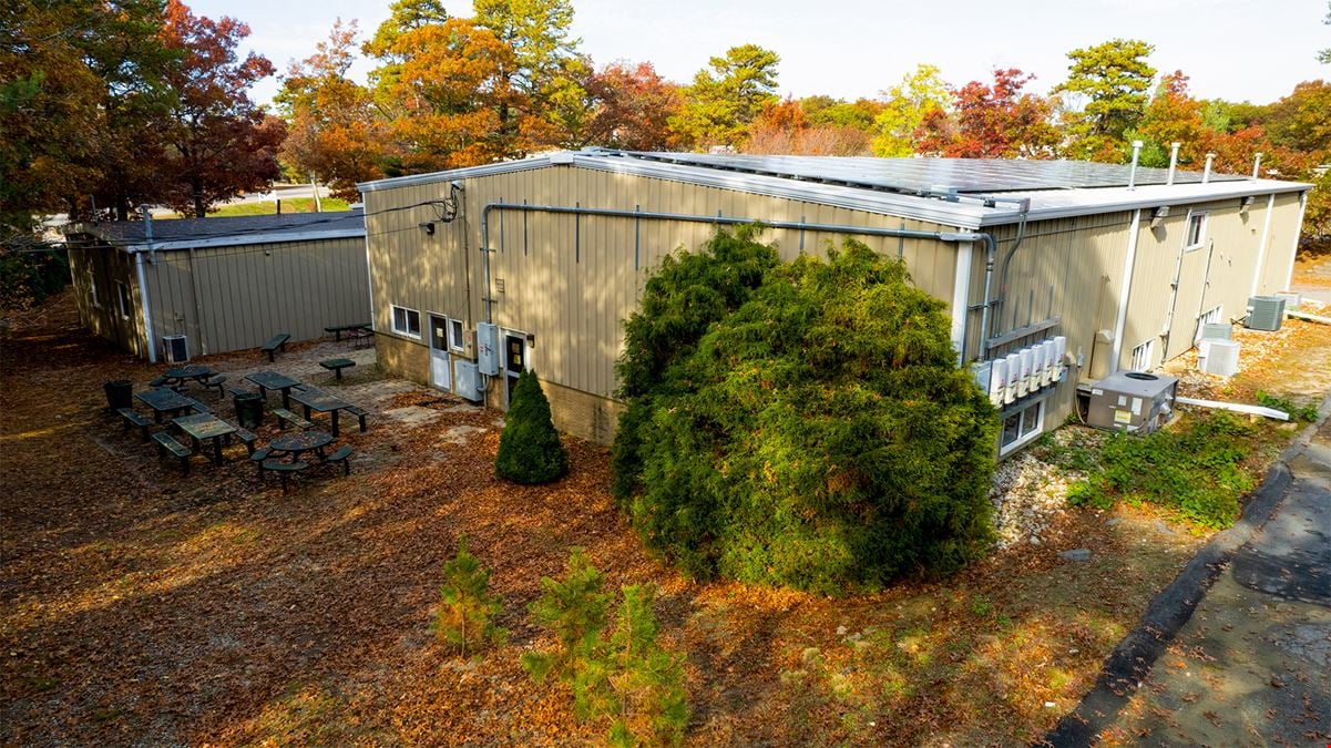 Stand-Alone Flex Building in Plymouth Industrial Park