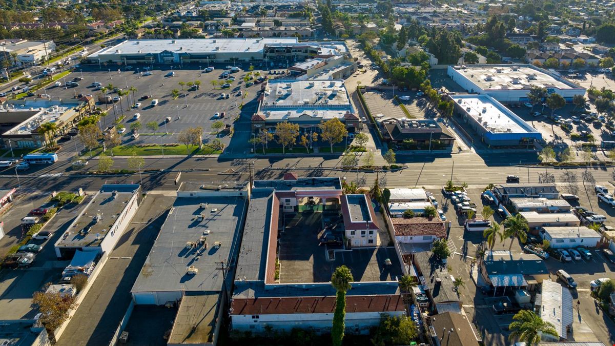 2205 Harbor Blvd - Costa Mesa, CA