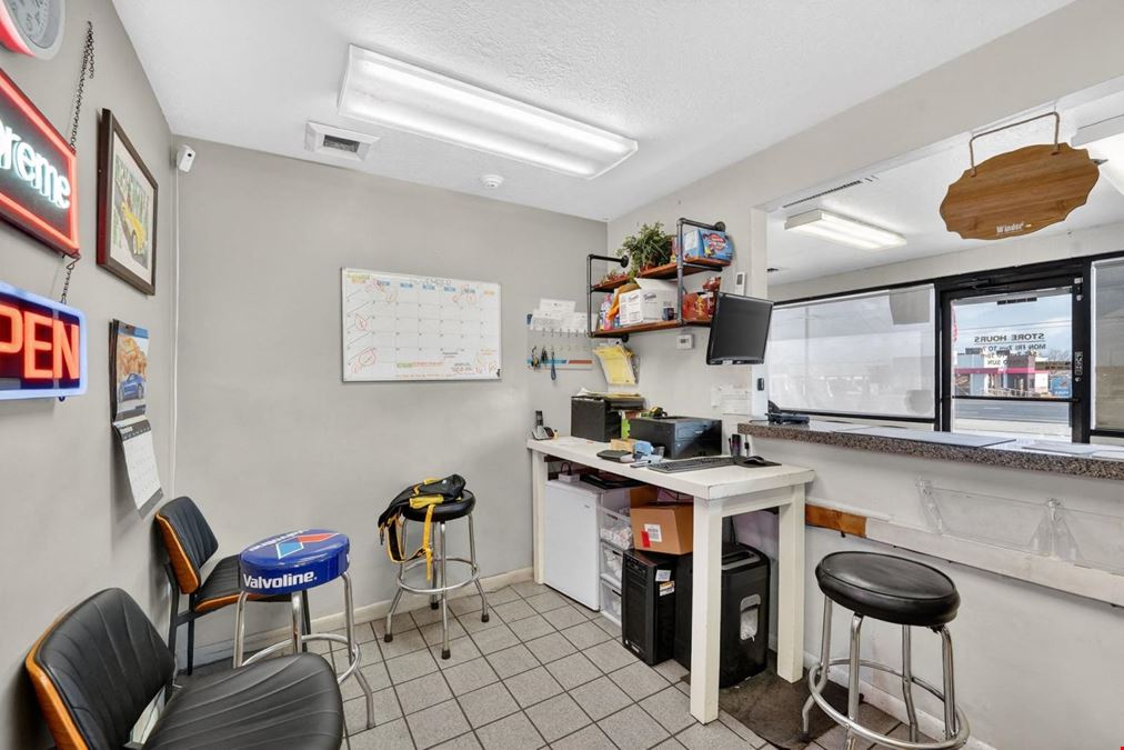 Investment Opportunity – NNN Lube & Oil Center | West Valley City, UT
