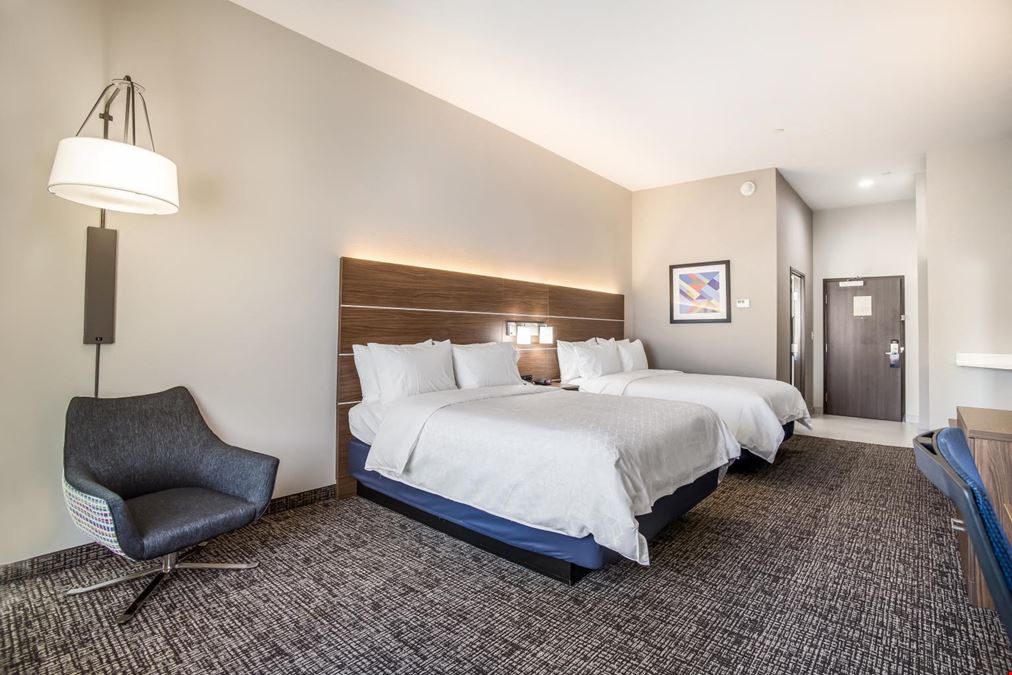 Holiday Inn Express & Suites Tulsa East-Catoosa