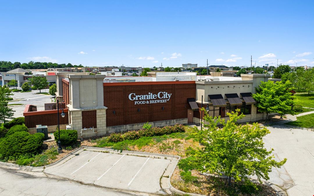 Grocery Anchored Outparcel Available for Lease - Olathe, KS (Former Granite City)