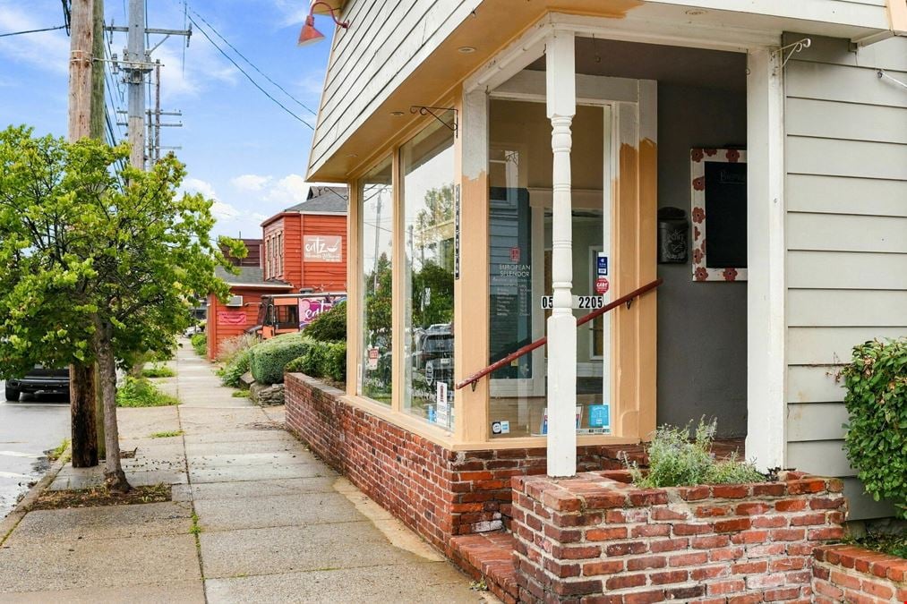 2232 Frankfort Ave