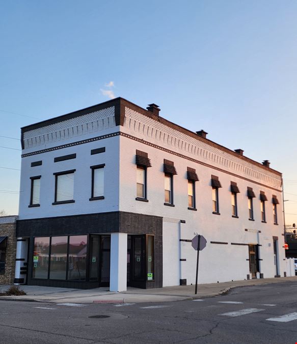 99 N Main St
