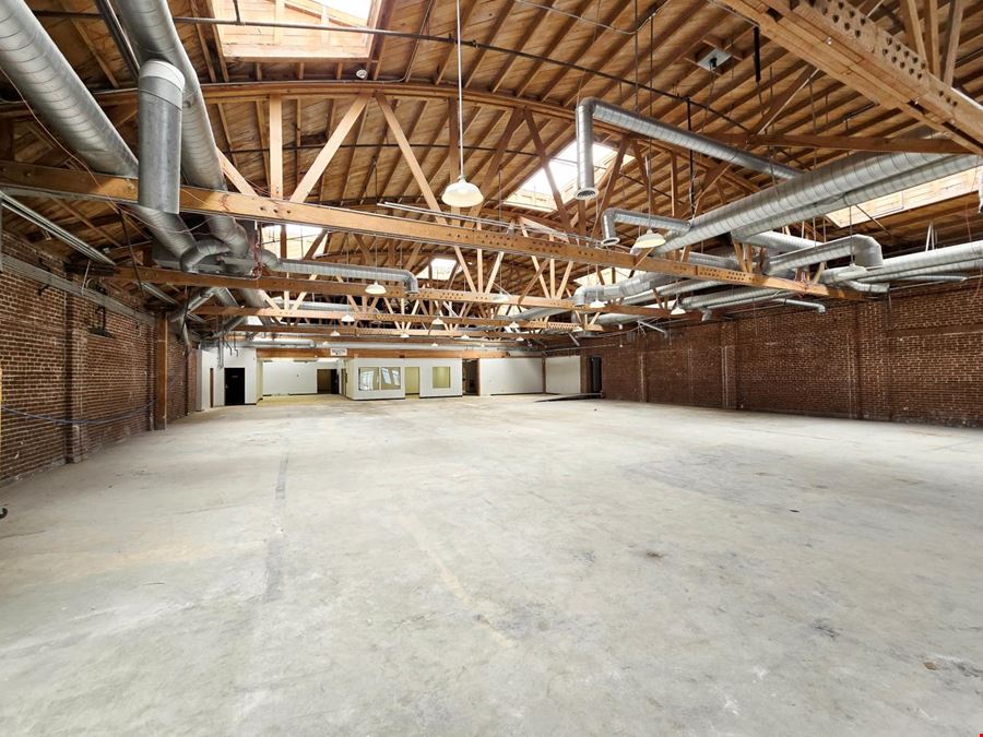 Lindblade Media Center