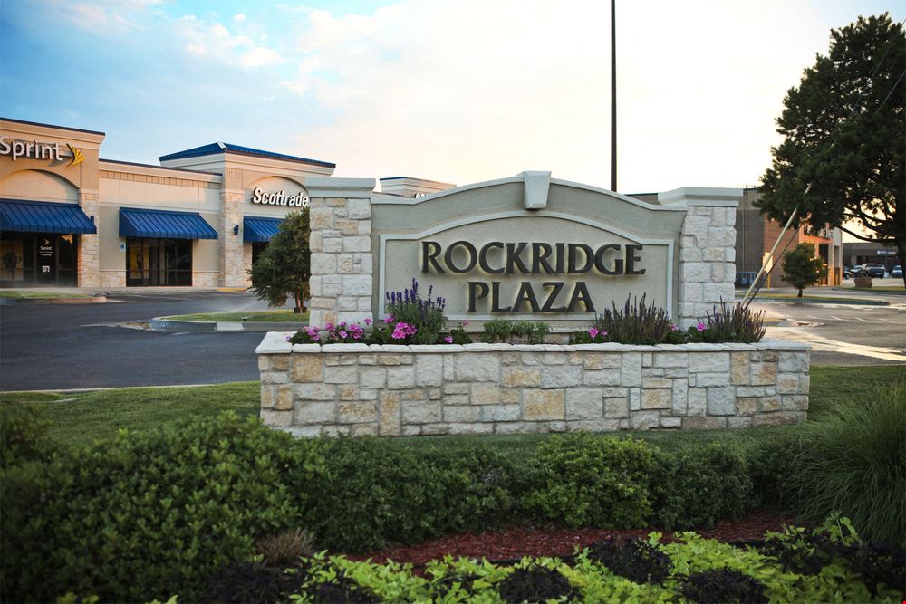 Rockridge Plaza