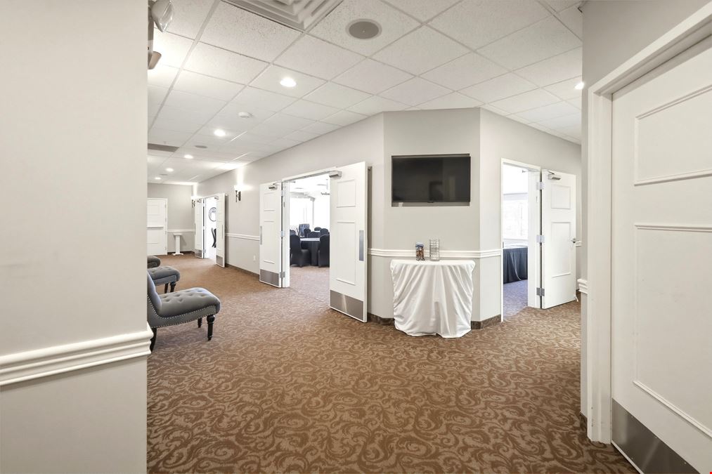 Second floor Retail / Office space on PRIME corner of White Bear Lake shopping & entertainment district!