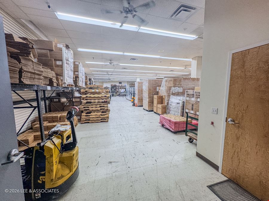 Flex Space with Conditioned Warehouse - 6915 NW 4th Blvd, Suite A