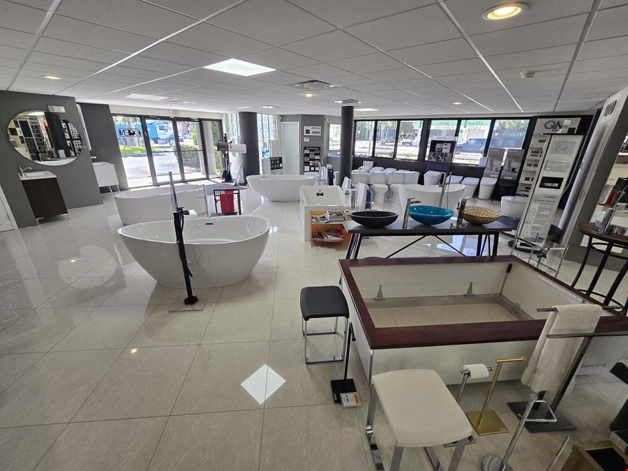 Freestanding Retail / Showroom Bldg