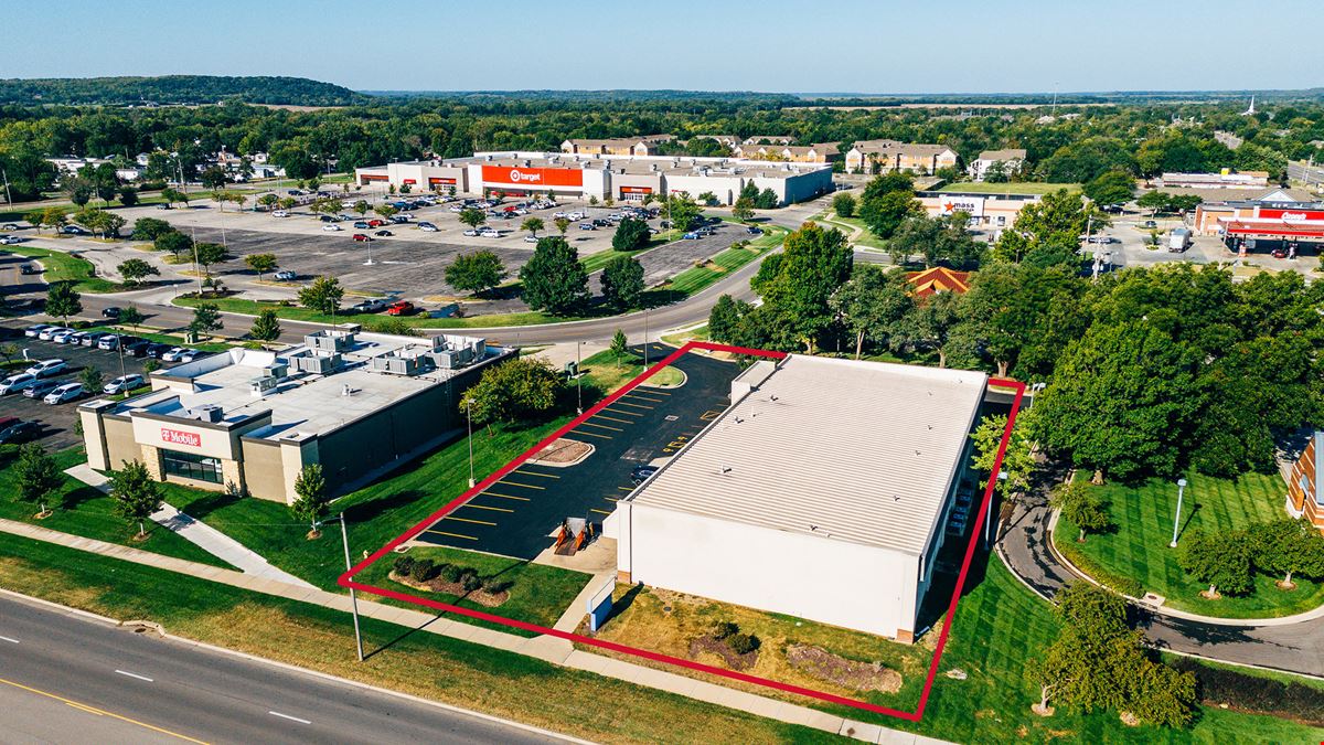 FREESTANDING RETAIL IN HIGH TRAFFIC AREA