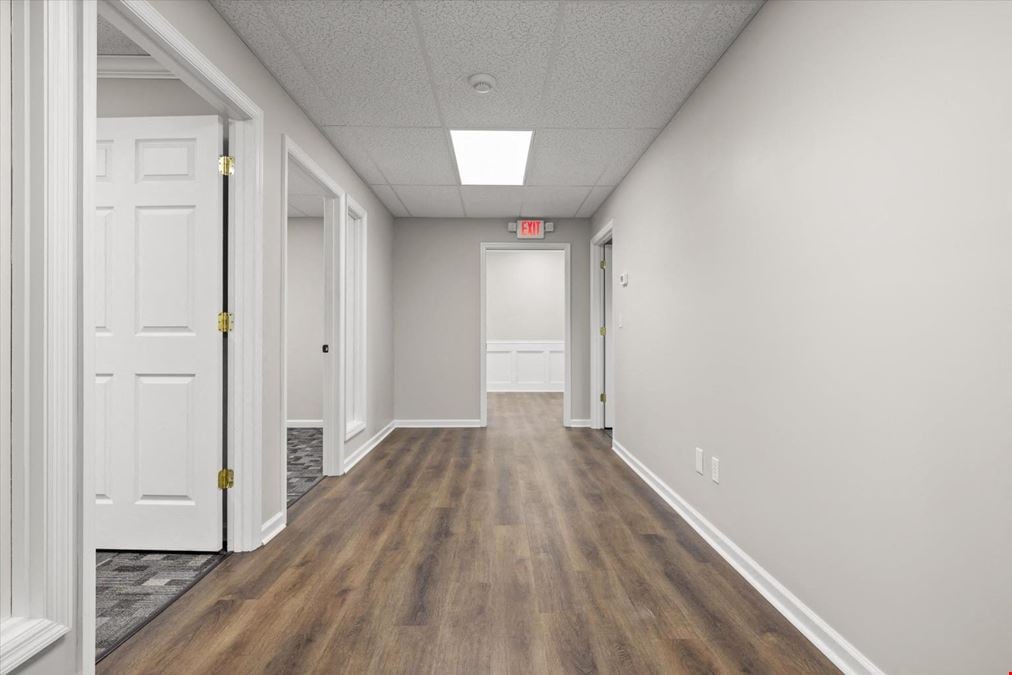 2 Executive Suites 