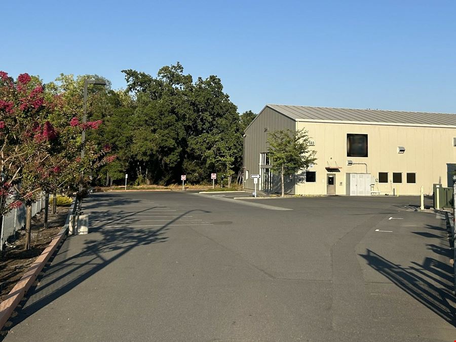 Prime Industrial Sublease in Healdsburg