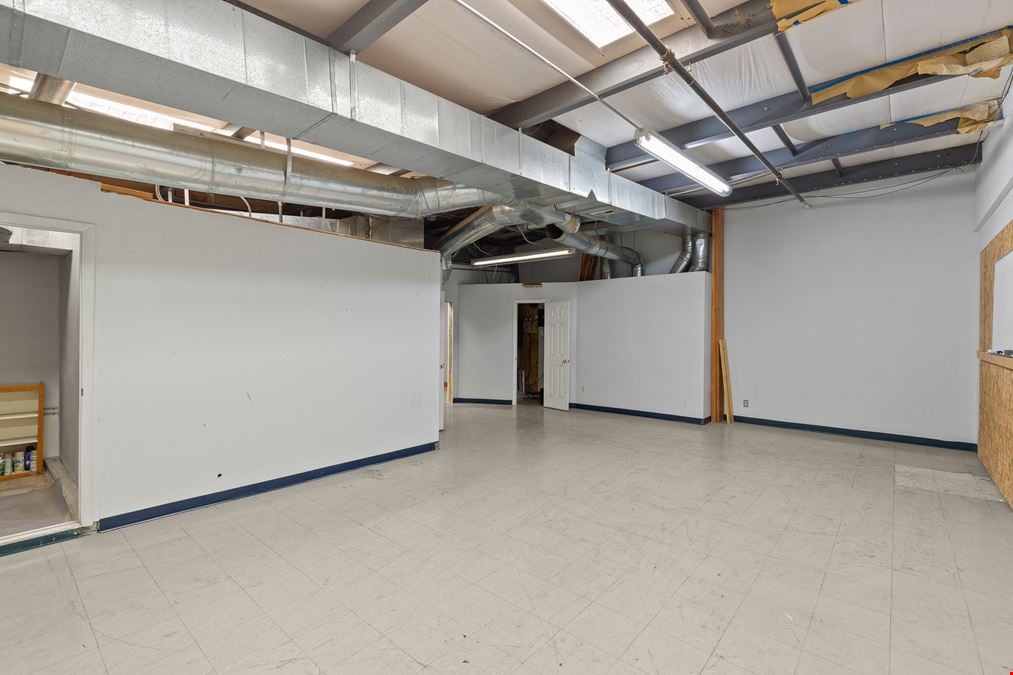 Office and Shop Space Near I-15 & Costco