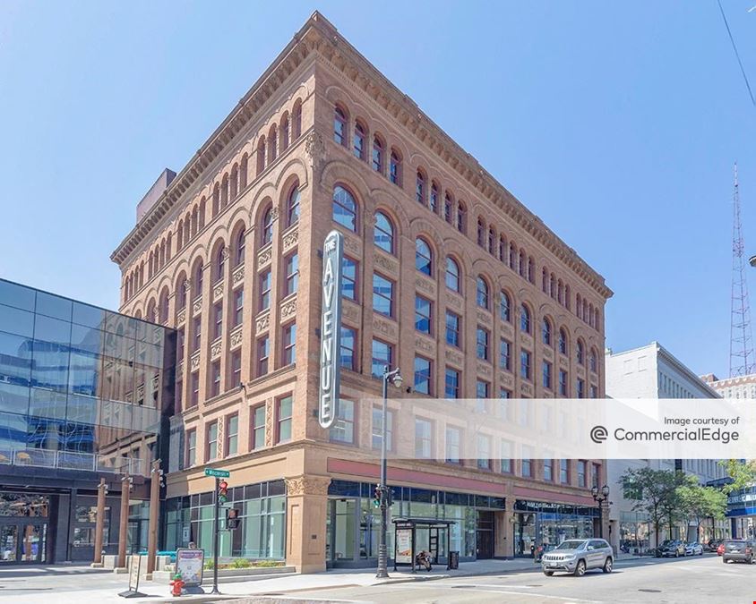 The Avenue - 275 West Wisconsin Avenue