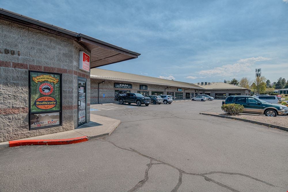 Twin Knolls Retail Center
