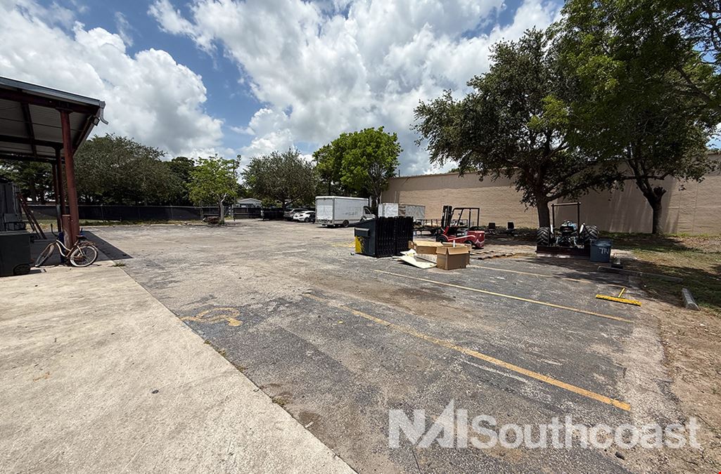 ±16,200 SF Commercial Warehouse & Distribution Center