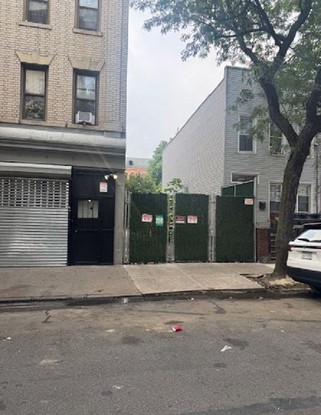 Preview of Land space for Sale at 2407 Cambreleng Ave