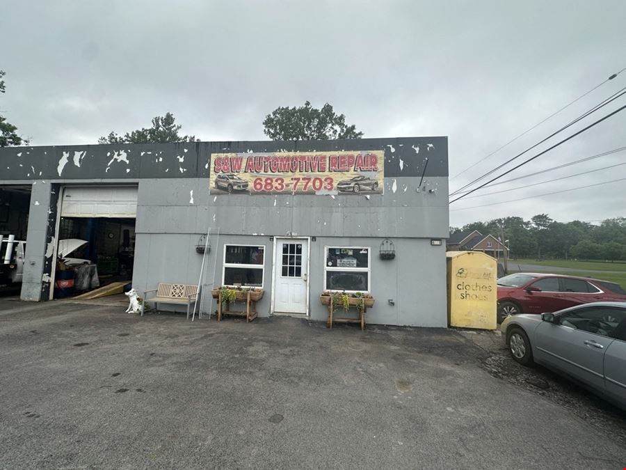6530 Broadway - Turnkey Auto Repair Shop with Residential Bonus