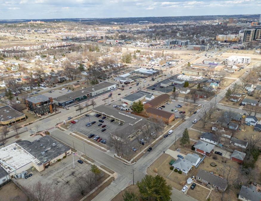 1912 2nd St - Retail Space For Lease 
