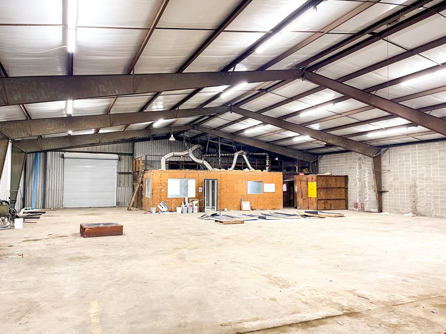 Renovated Office Warehouse with Yard just off Airline Hwy