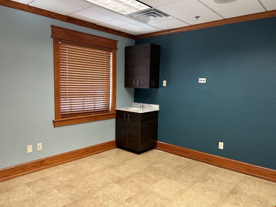 3000 N 14th St, Suite 2D