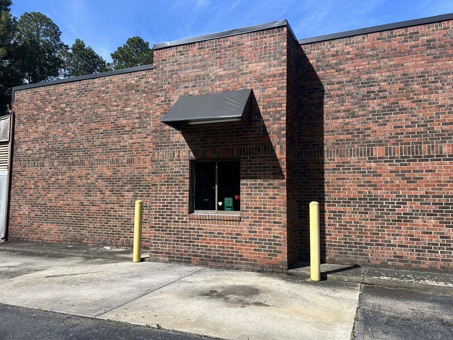 Freestanding QSR with Drive-Thru