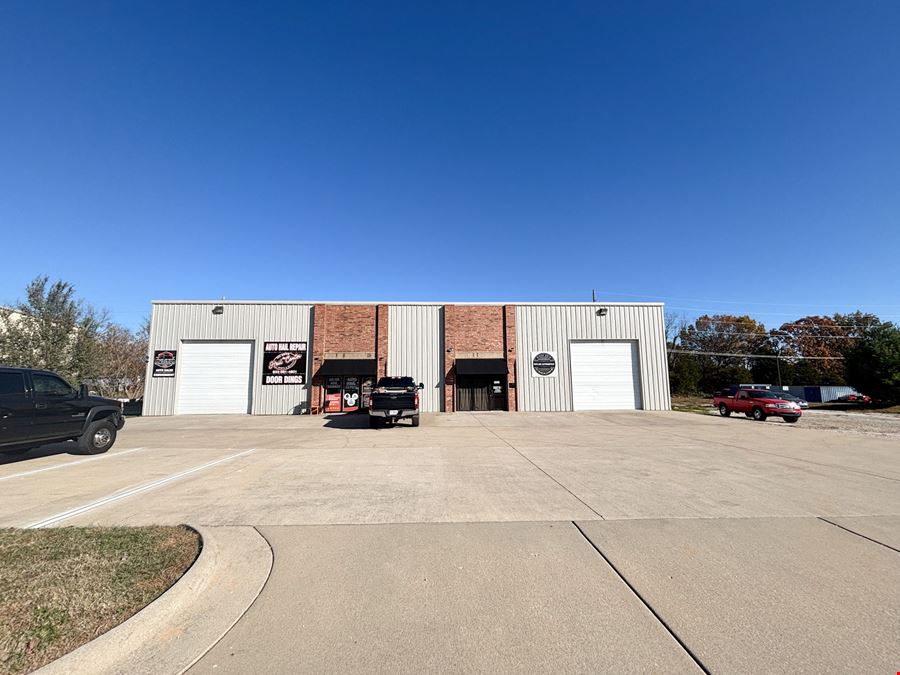 4,000 SF Nixa Office/Warehouse