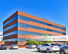 101 S Stratford Rd