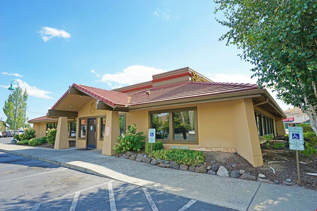 Former Shari's Restaurant Space